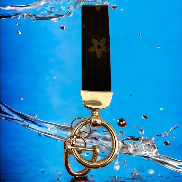 BNIB Unbranded upscale designer keychain - Picture 13 of 13